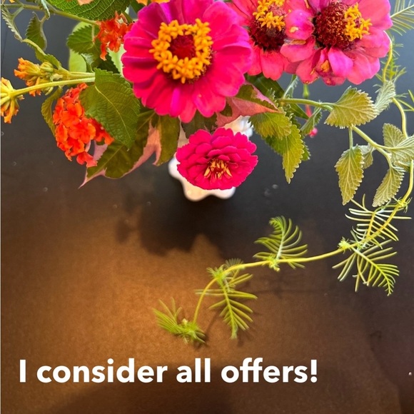 EUC like new vintage white painted ceramic lobster decor.  Nautical perfection! - Picture 8 of 8